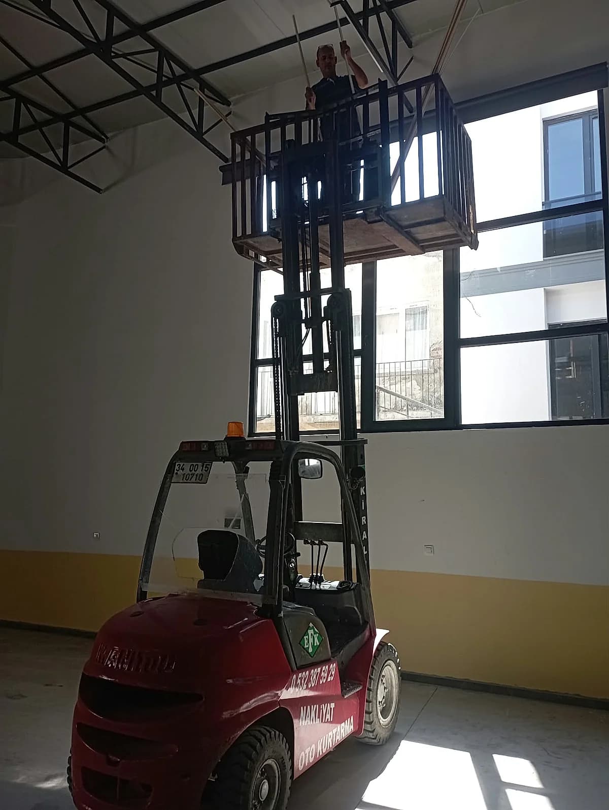 Ayvalık Oto Kurtarma forklift kiralama hizmeti