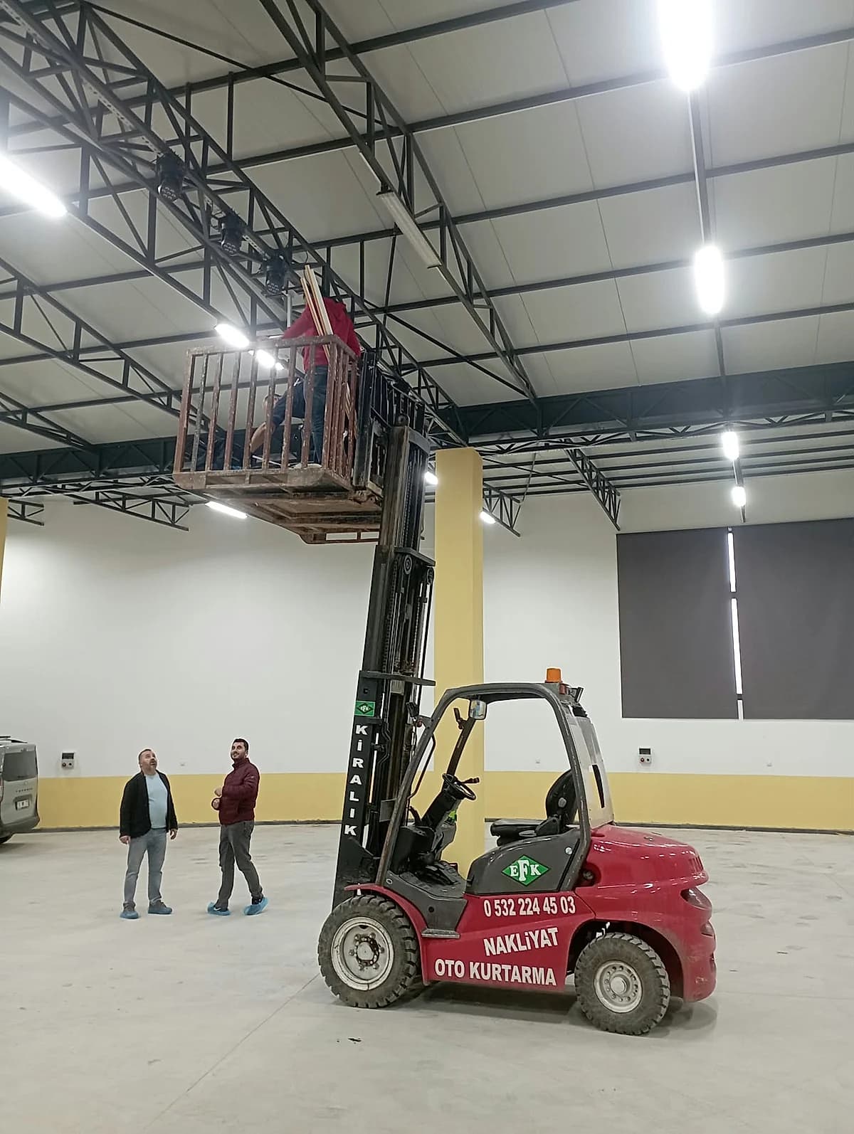 Operatörlü Forklift Kiralama hizmeti