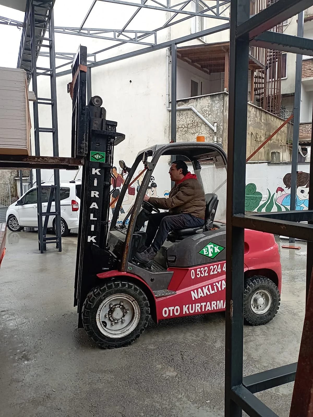 Gömeç Oto Kurtarma forklift kiralama hizmeti